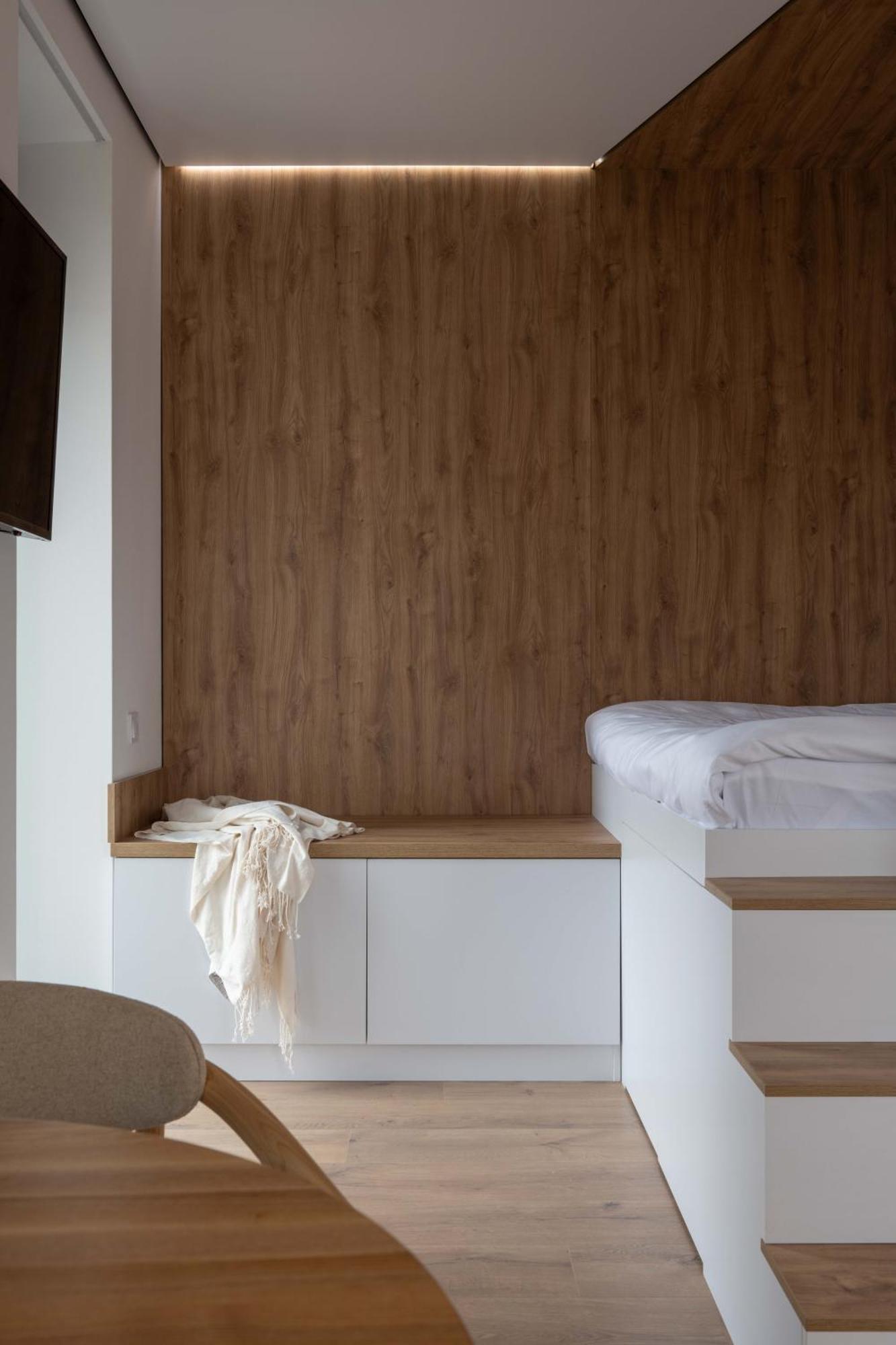 Lumen Living Готель 4*