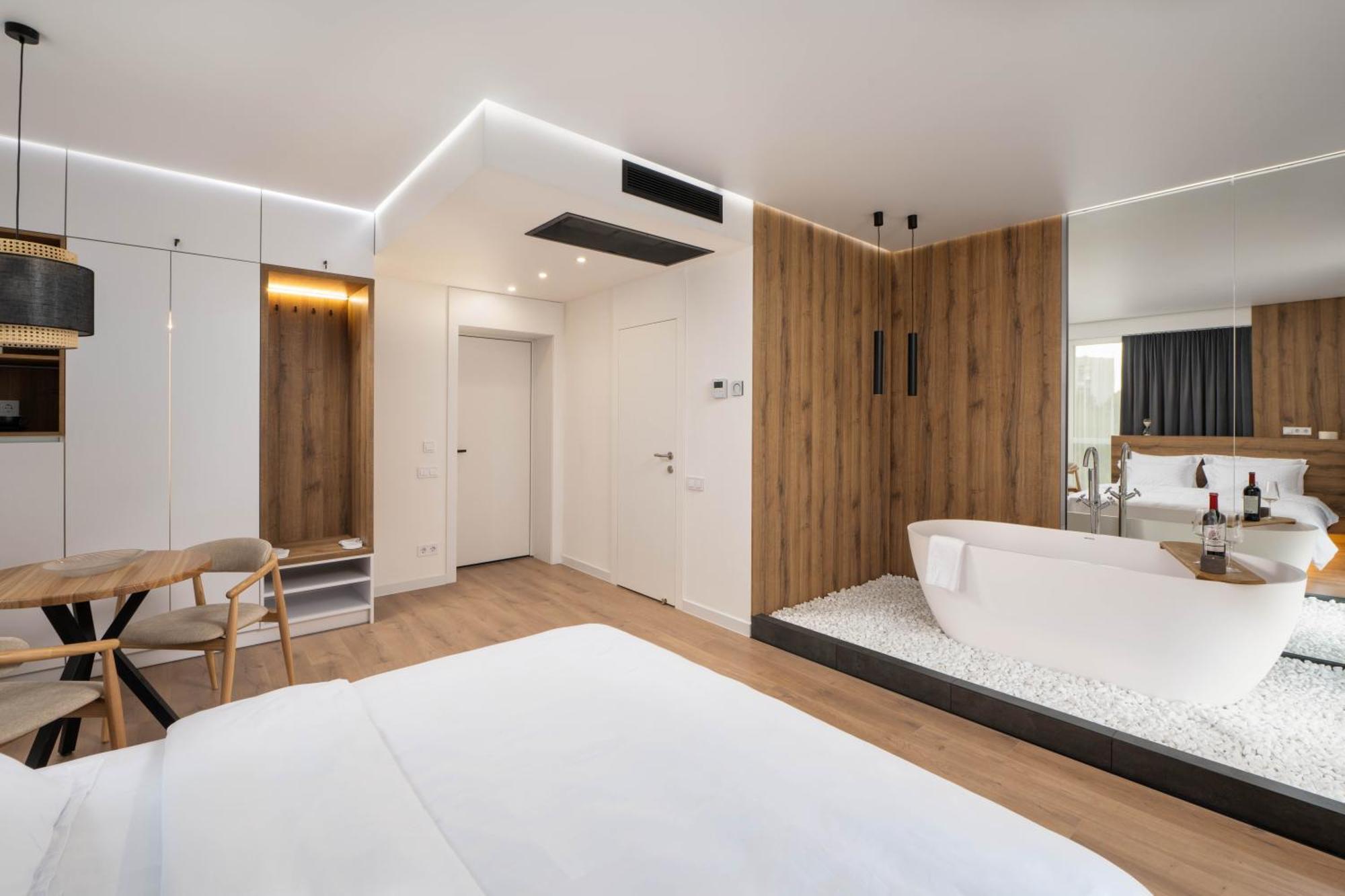 Lumen Living 4* Київ