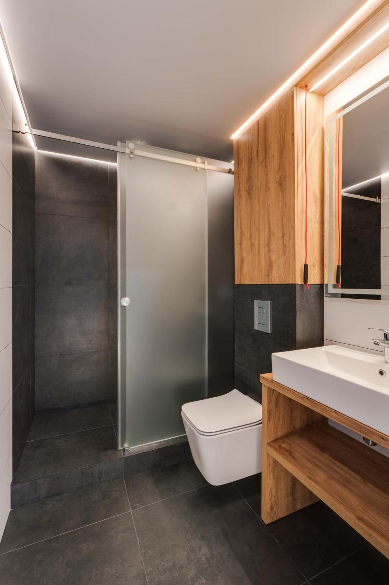 Lumen Living Готель 4*